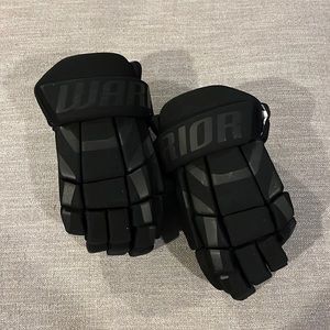 WARRIOR HOCKEY GLOVES